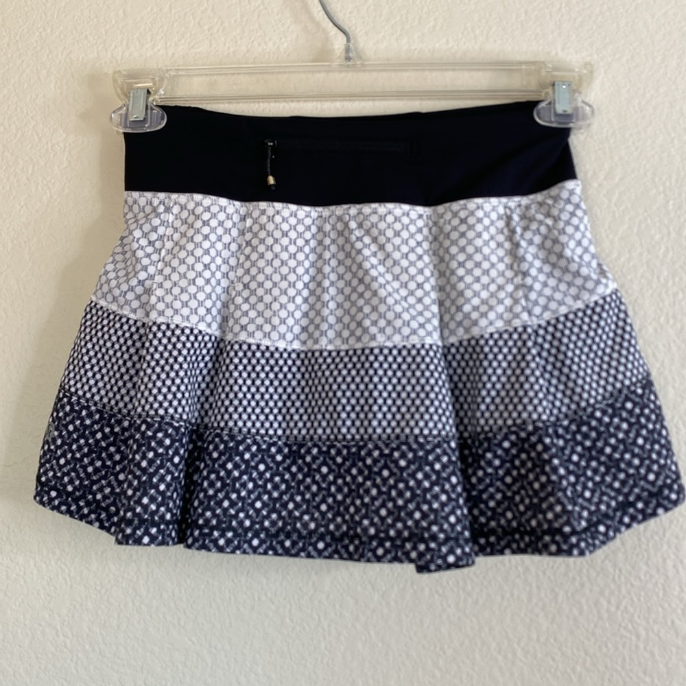 Lululemon Pace Rival skirt II Dottie eyelet size 2 EUC - Picture 3 of 6
